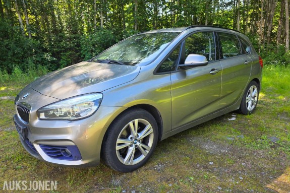 2015 BMW 218i Active Tourer Sport Line Aut. | NAVI | PDC | LED | SETEVARME | VINTERHJUL