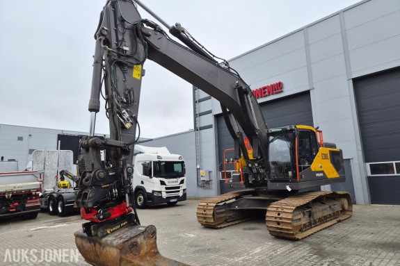 2023 Volvo EC300EL Rototilt R8, to skuffer, to-kam, dieselvarmer, sentralsmøring