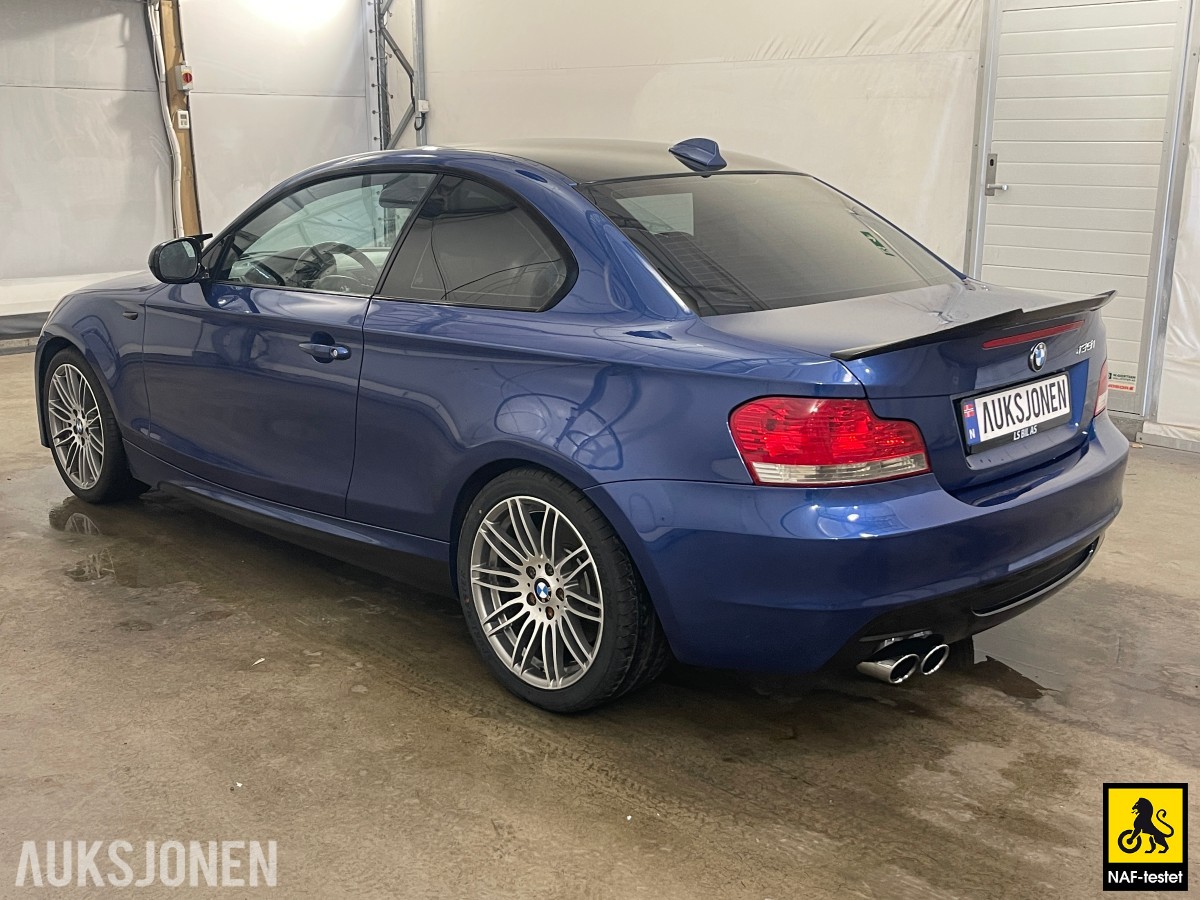 2011 BMW 1-serie 135I 305 HK AUT M-SPORT CRUISE TAKLUKE SPORTSUNDERSTELL