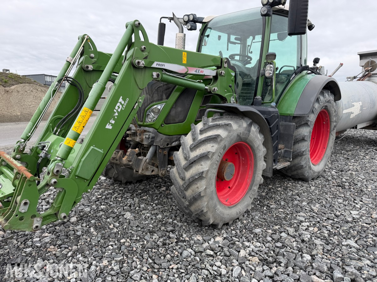 2016 Fendt 513 Vario traktor med frontlaster 