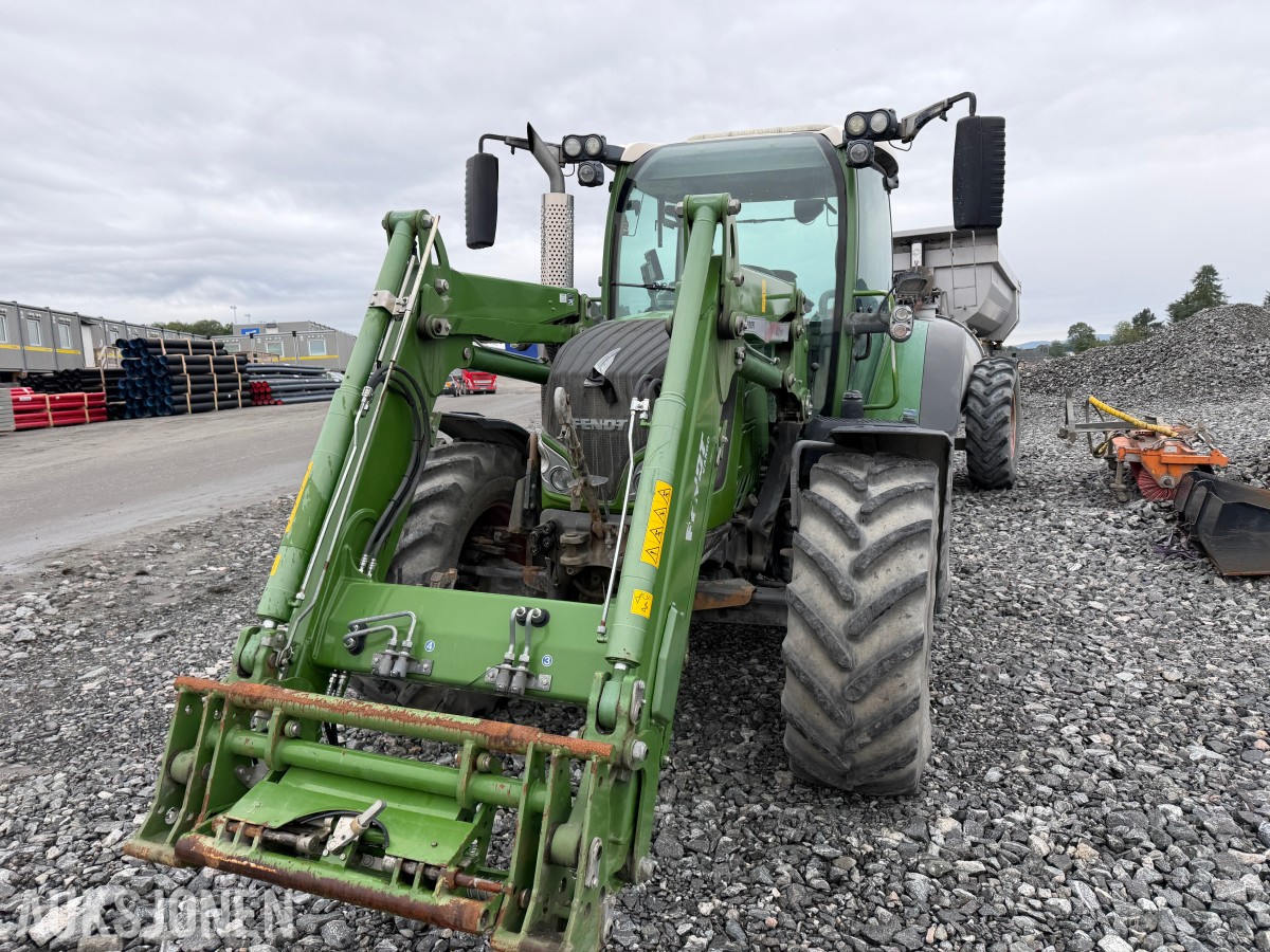 2016 Fendt 513 Vario traktor med frontlaster 