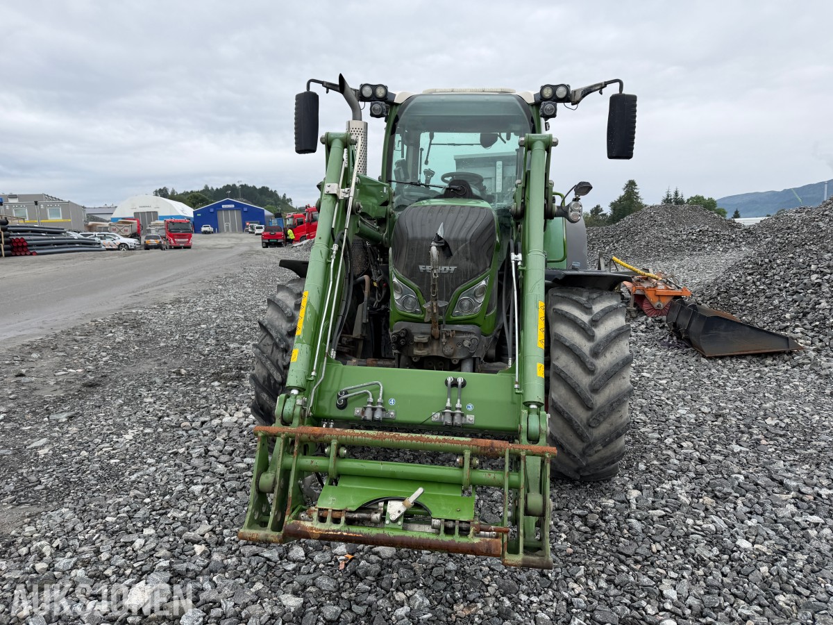 2016 Fendt 513 Vario traktor med frontlaster 