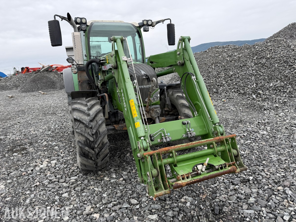 2016 Fendt 513 Vario traktor med frontlaster 