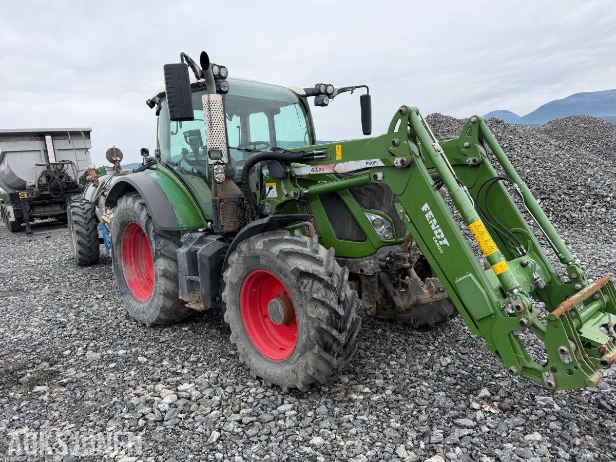 2016 Fendt 513 Vario traktor med frontlaster 
