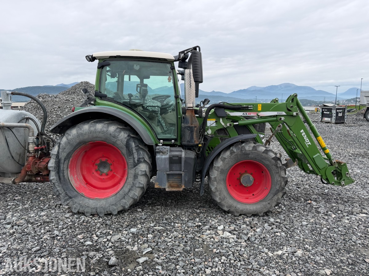 2016 Fendt 513 Vario traktor med frontlaster 