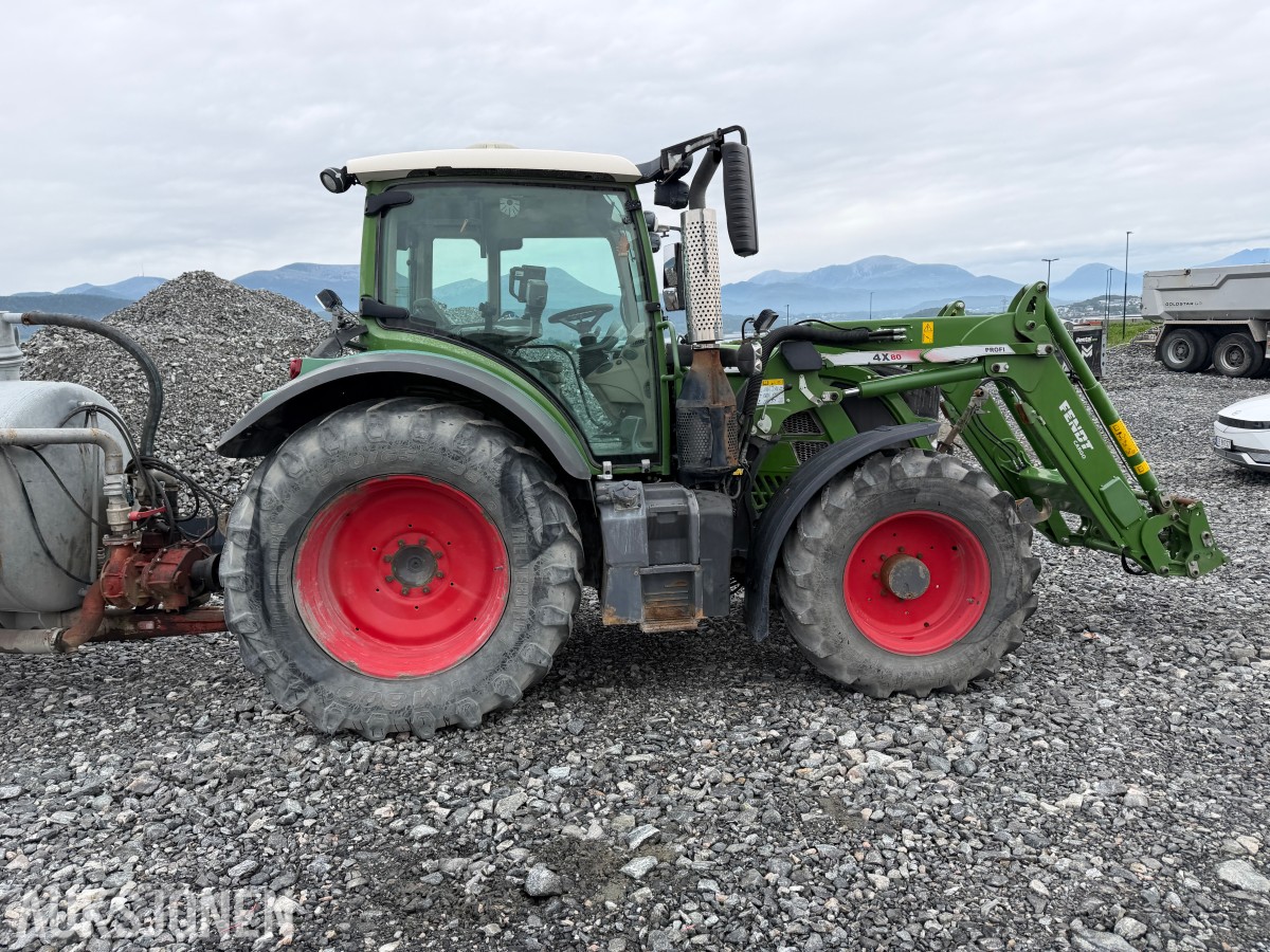 2016 Fendt 513 Vario traktor med frontlaster 