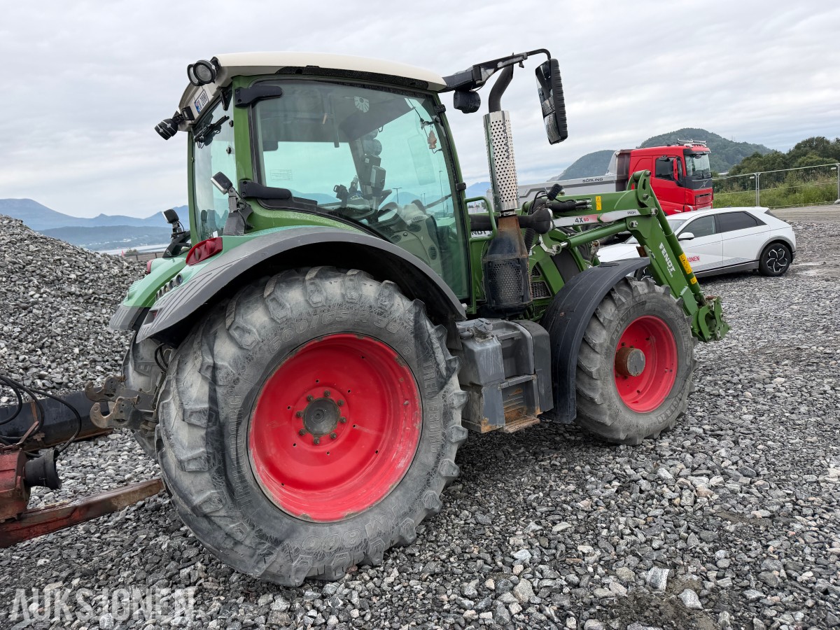 2016 Fendt 513 Vario traktor med frontlaster 