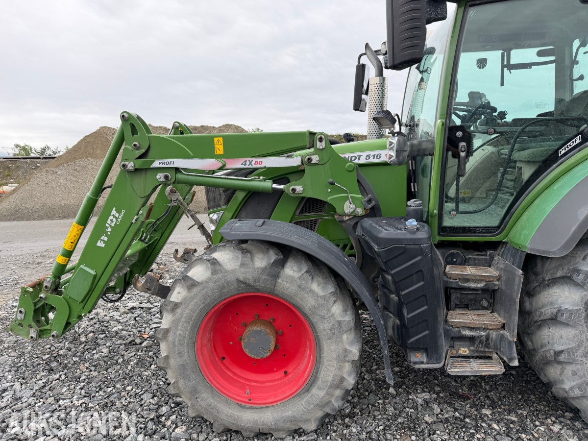 2016 Fendt 513 Vario traktor med frontlaster 