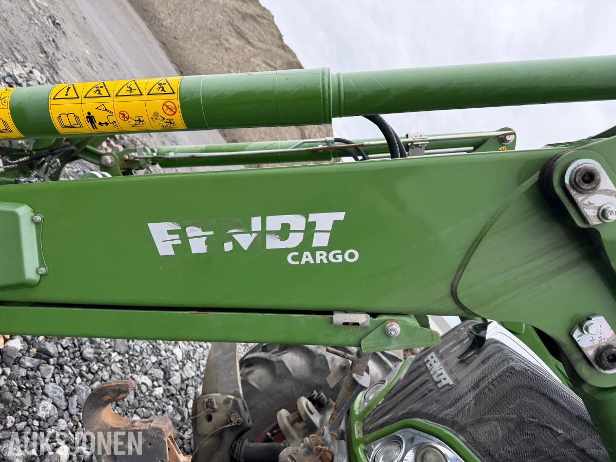 2016 Fendt 513 Vario traktor med frontlaster 