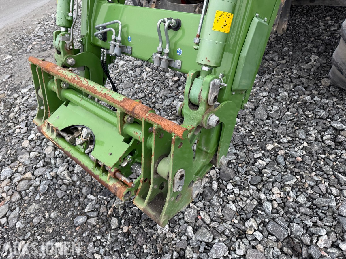 2016 Fendt 513 Vario traktor med frontlaster 