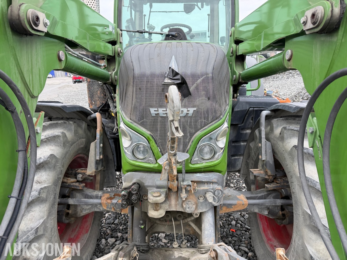 2016 Fendt 513 Vario traktor med frontlaster 