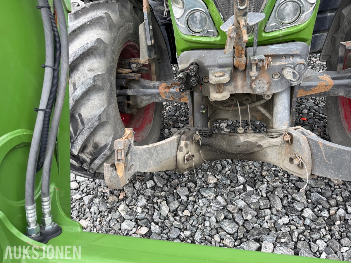 2016 Fendt 513 Vario traktor med frontlaster 