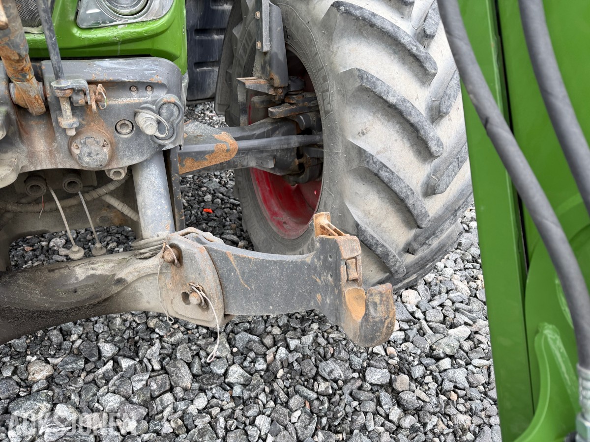 2016 Fendt 513 Vario traktor med frontlaster 