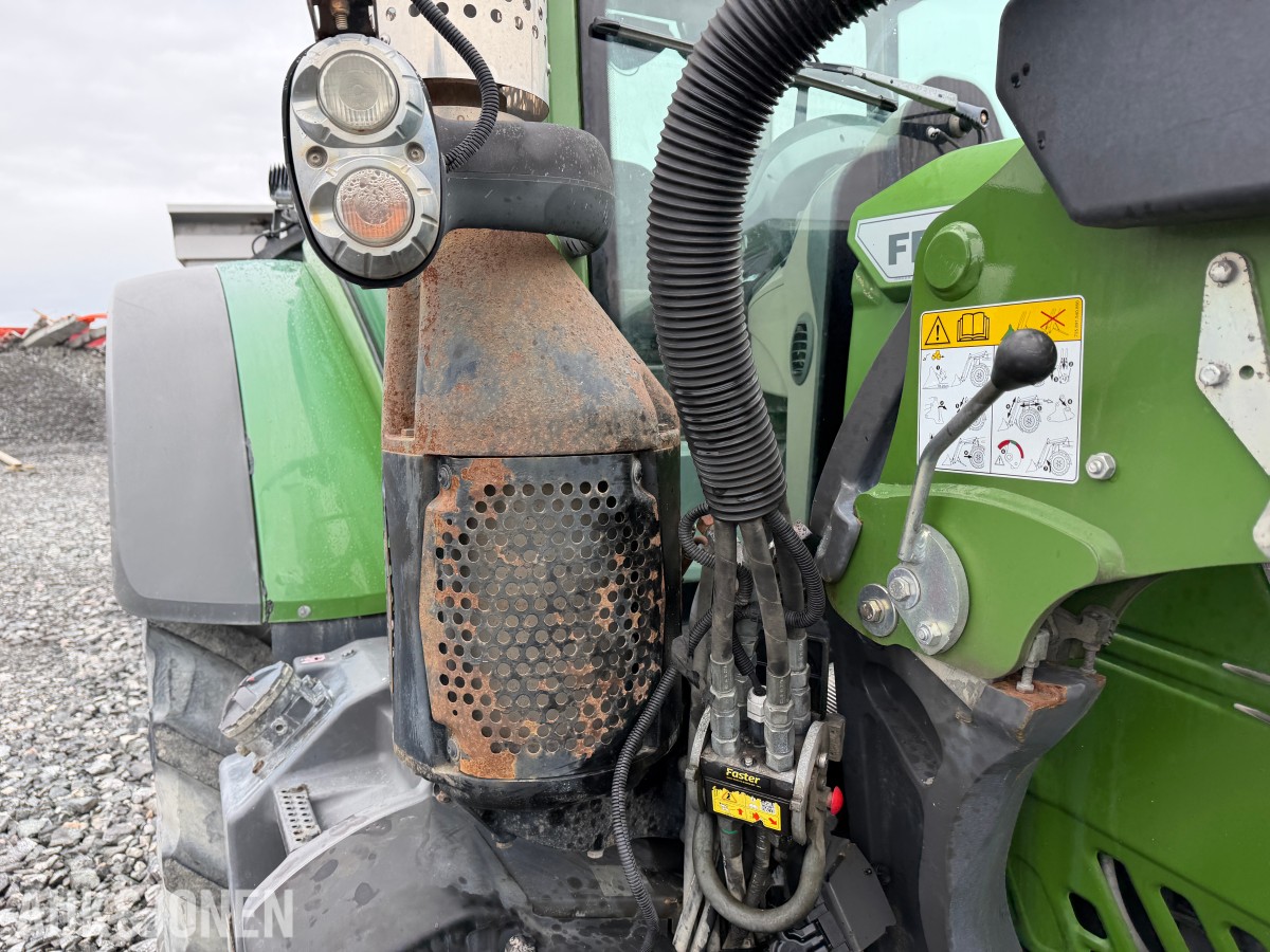 2016 Fendt 513 Vario traktor med frontlaster 