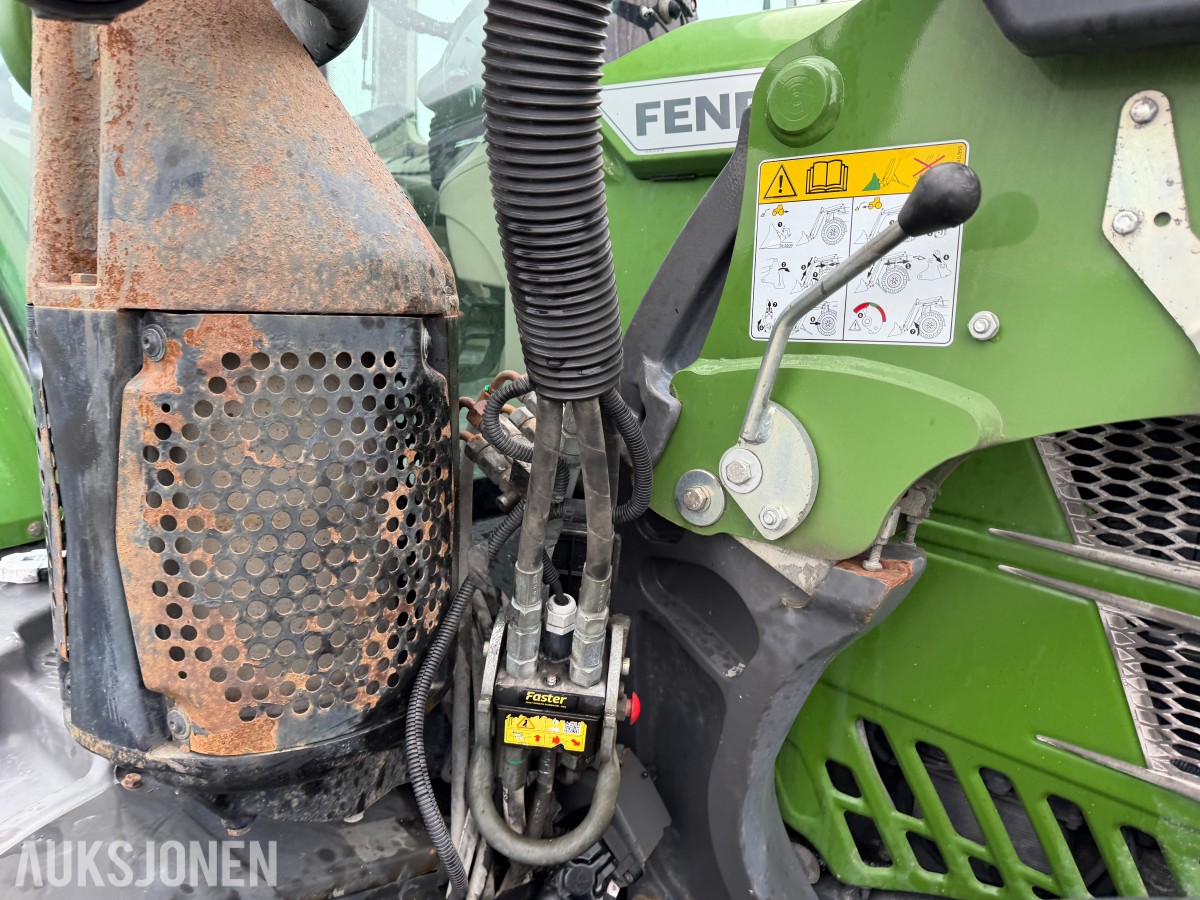 2016 Fendt 513 Vario traktor med frontlaster 