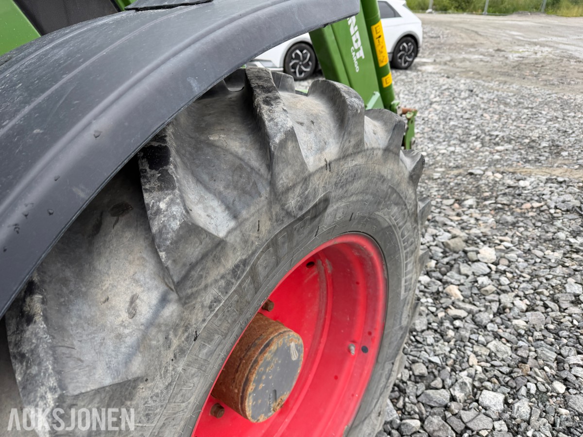2016 Fendt 513 Vario traktor med frontlaster 