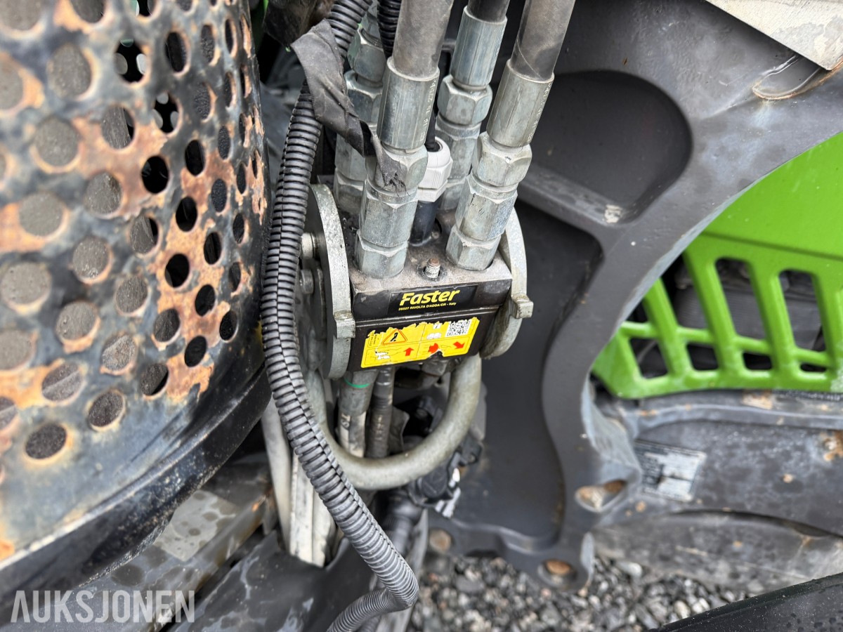 2016 Fendt 513 Vario traktor med frontlaster 