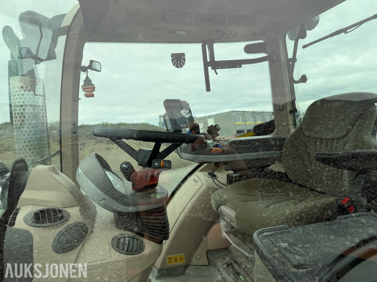 2016 Fendt 513 Vario traktor med frontlaster 