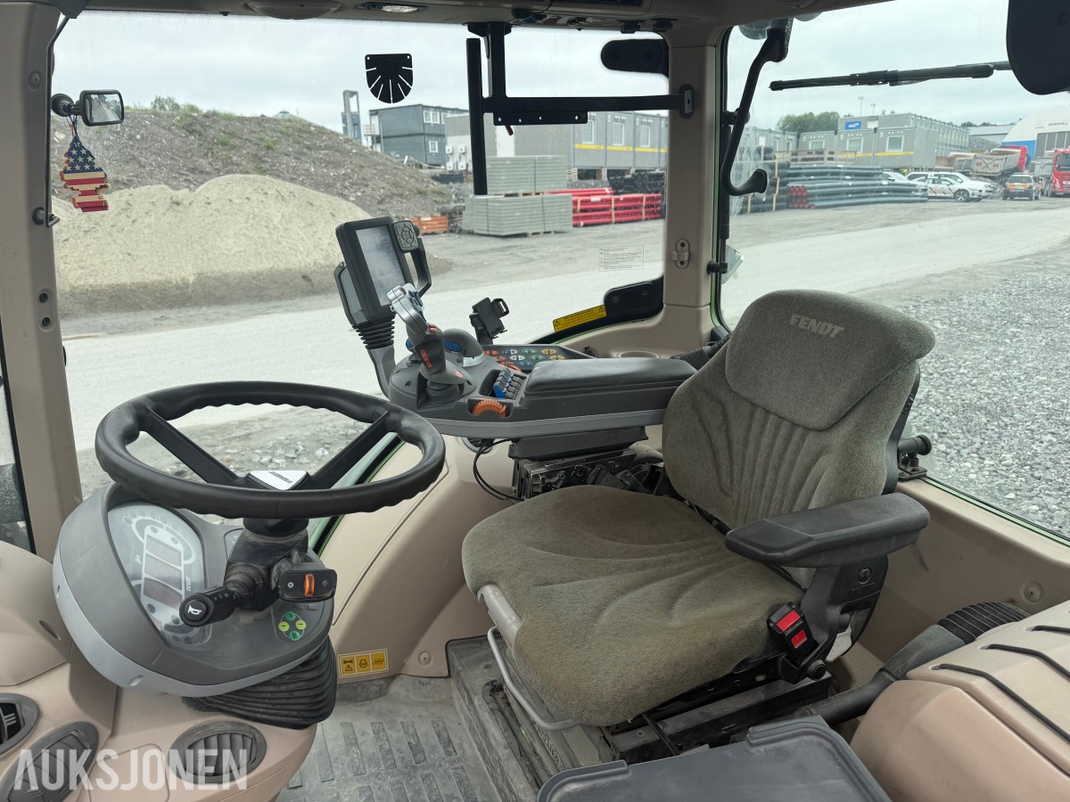 2016 Fendt 513 Vario traktor med frontlaster 