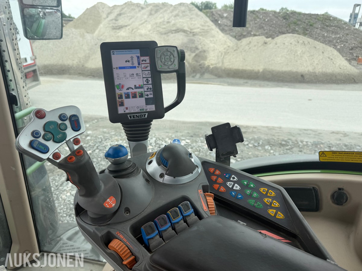 2016 Fendt 513 Vario traktor med frontlaster 