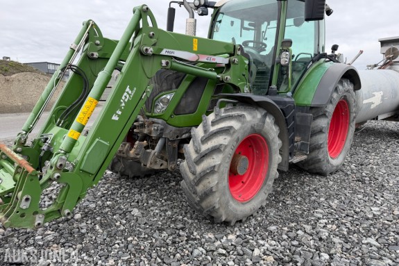 2016 Fendt 513 Vario traktor med frontlaster