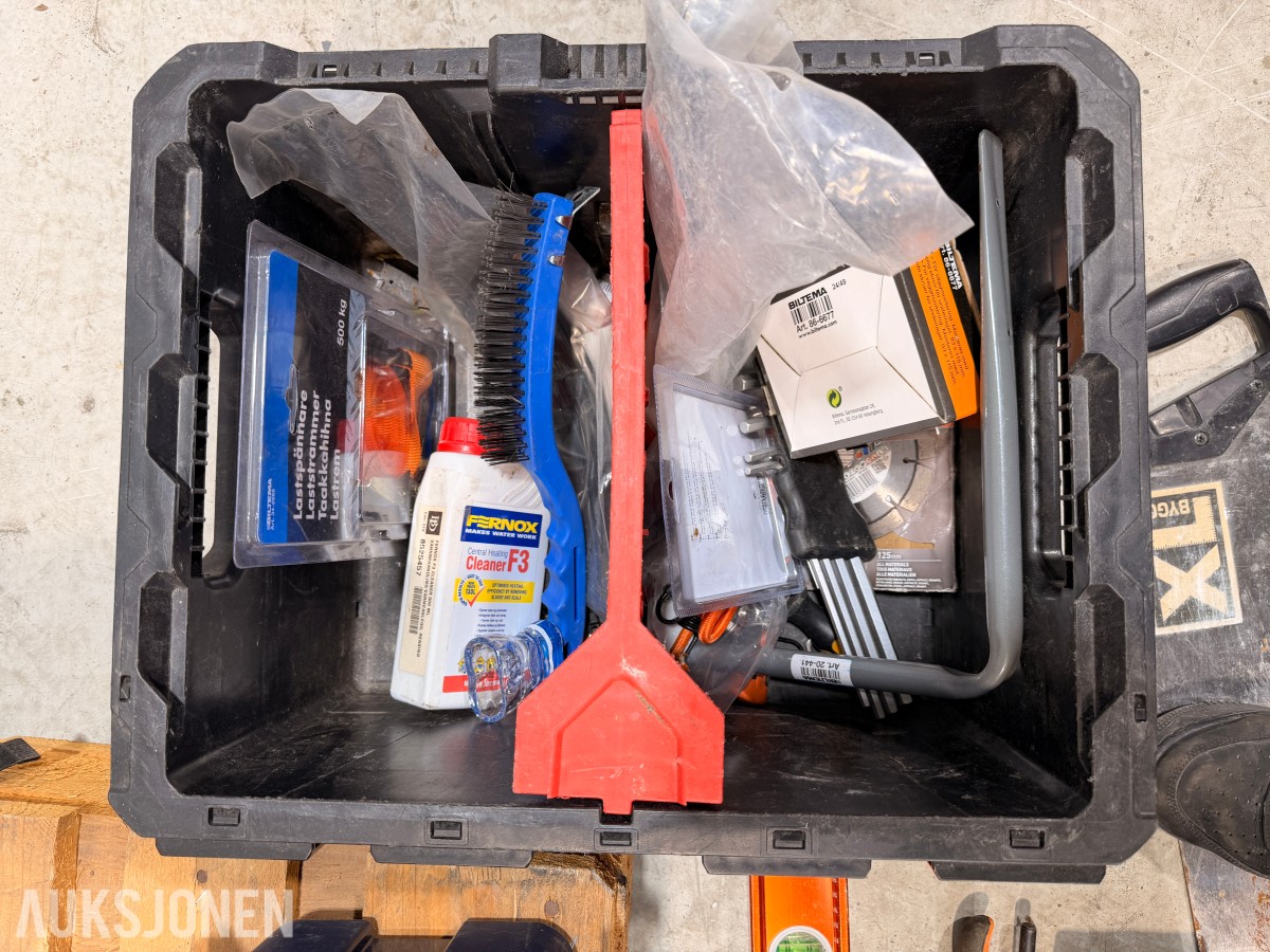 Verktøy, Milwaukee PACKOUT, Apera SX731, REMS Pull-Push og skrustikke