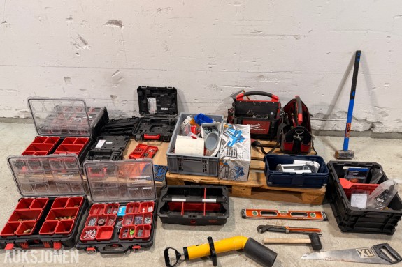 Verktøy, Milwaukee PACKOUT, Apera SX731, REMS Pull-Push og skrustikke