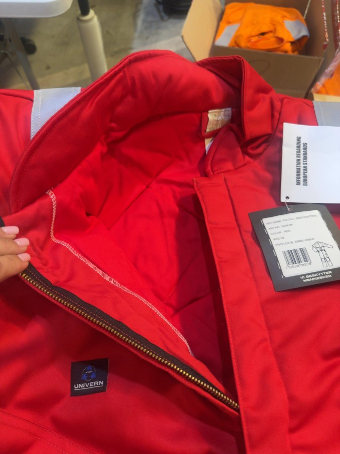 19 stk Univern FR CVC Lined Coverall rød 64/68