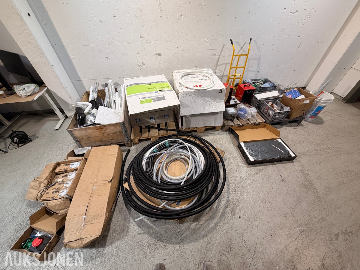 Parti med VVS- og installasjonsmateriell