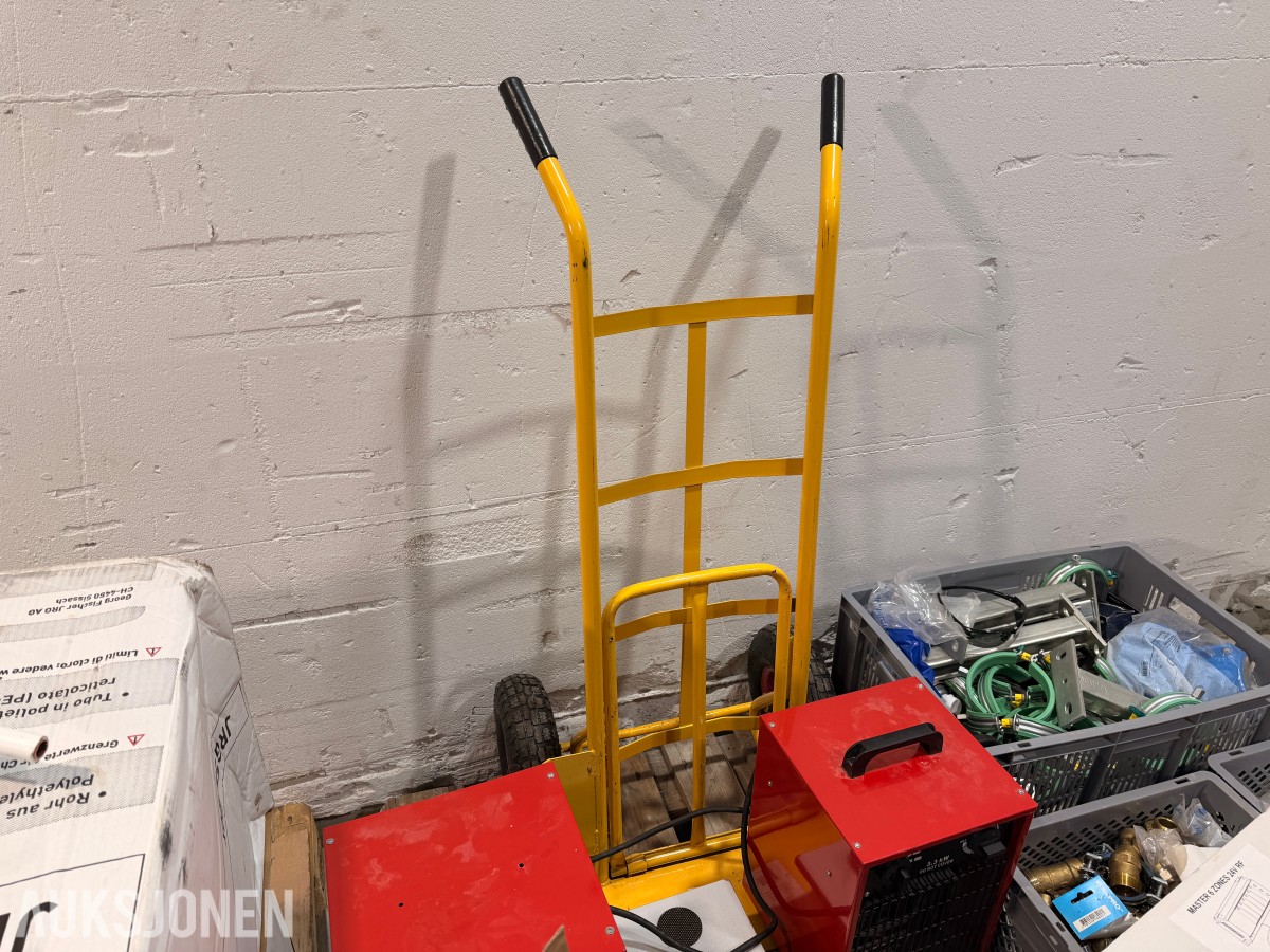Parti med VVS- og installasjonsmateriell
