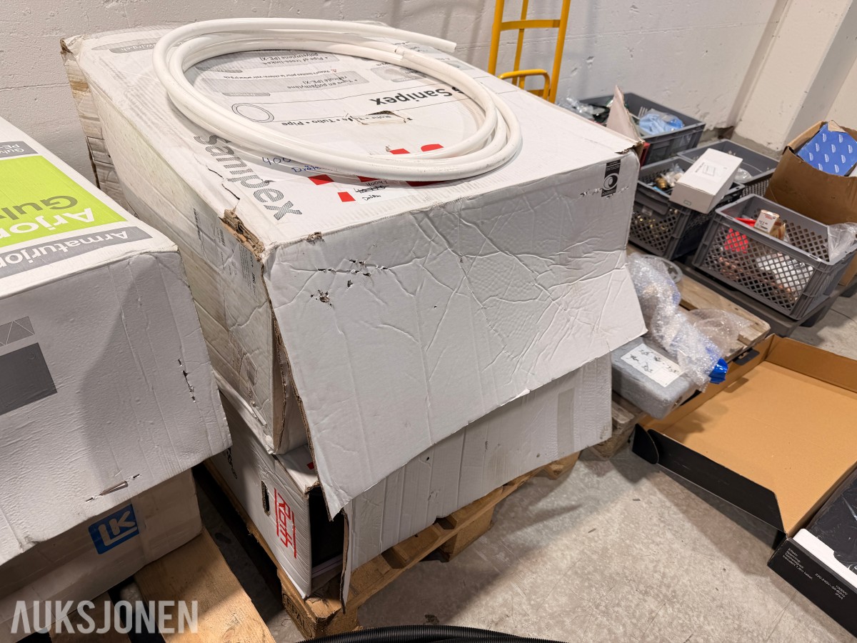Parti med VVS- og installasjonsmateriell