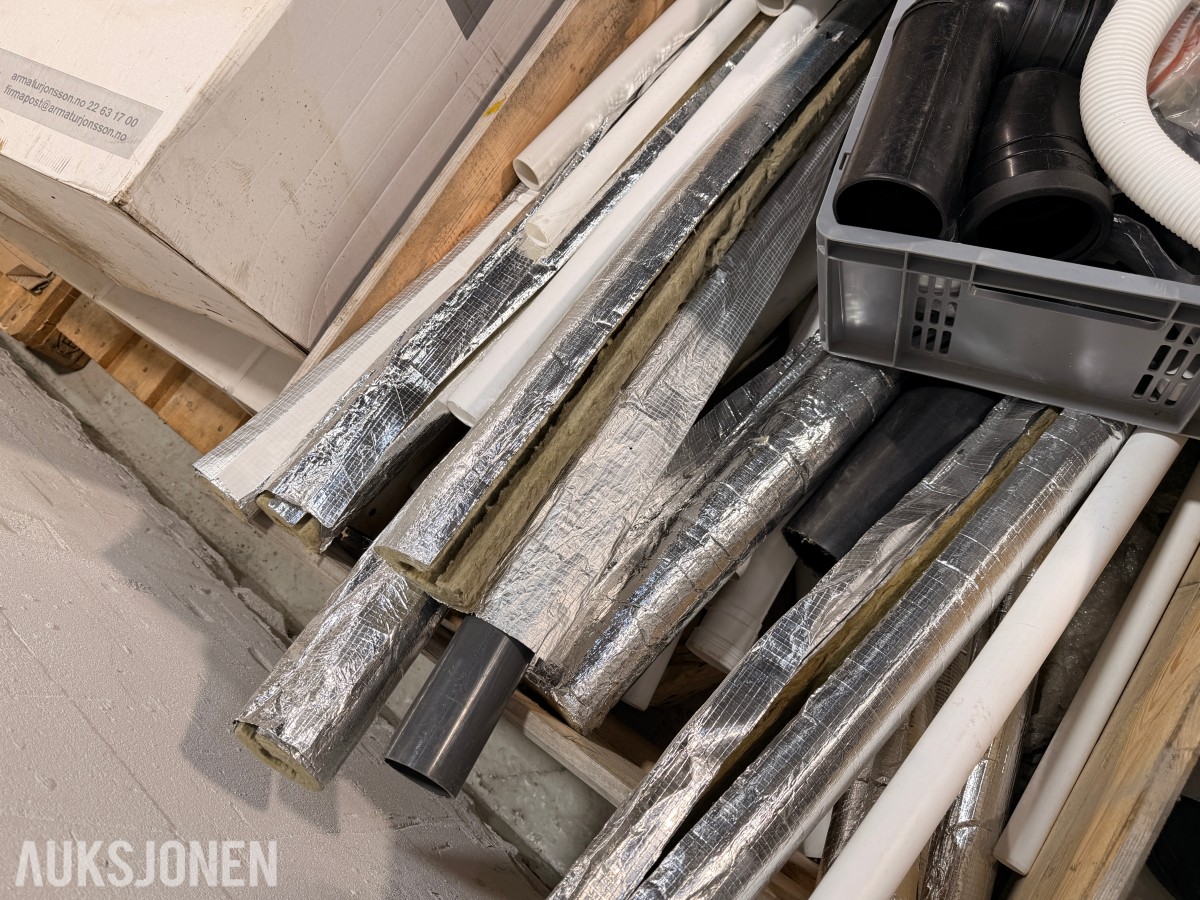 Parti med VVS- og installasjonsmateriell