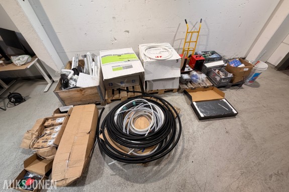 Parti med VVS- og installasjonsmateriell