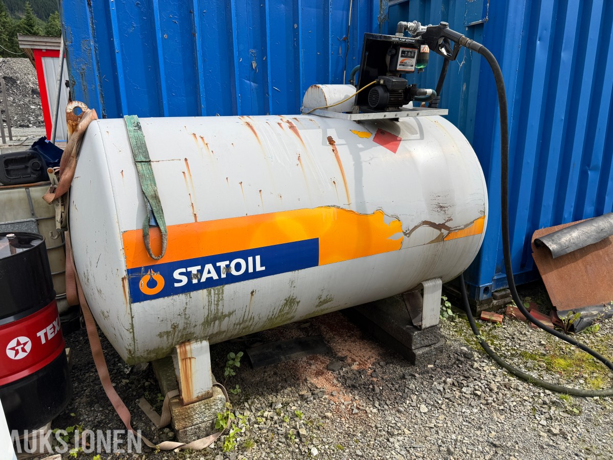Dieseltank 1500 liter m/ telleverk og pumpe