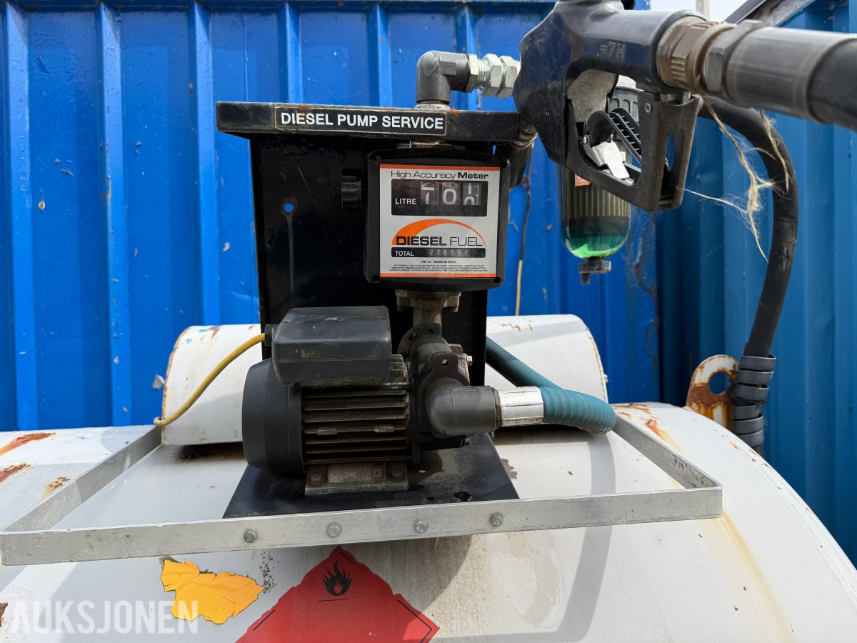 Dieseltank 1500 liter m/ telleverk og pumpe