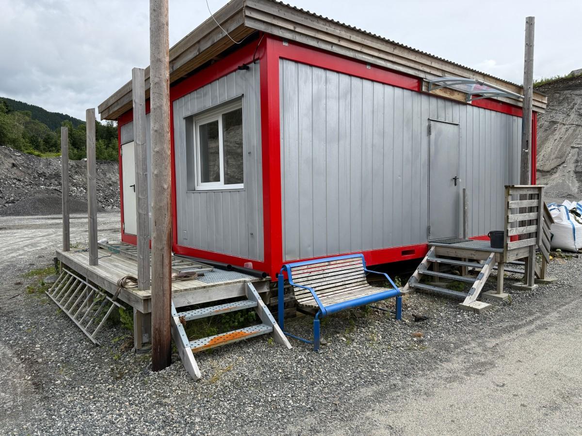 2015 2 stk kontor brakker m/WC Stålbrakker