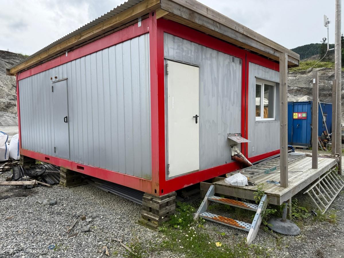2015 2 stk kontor brakker m/WC Stålbrakker