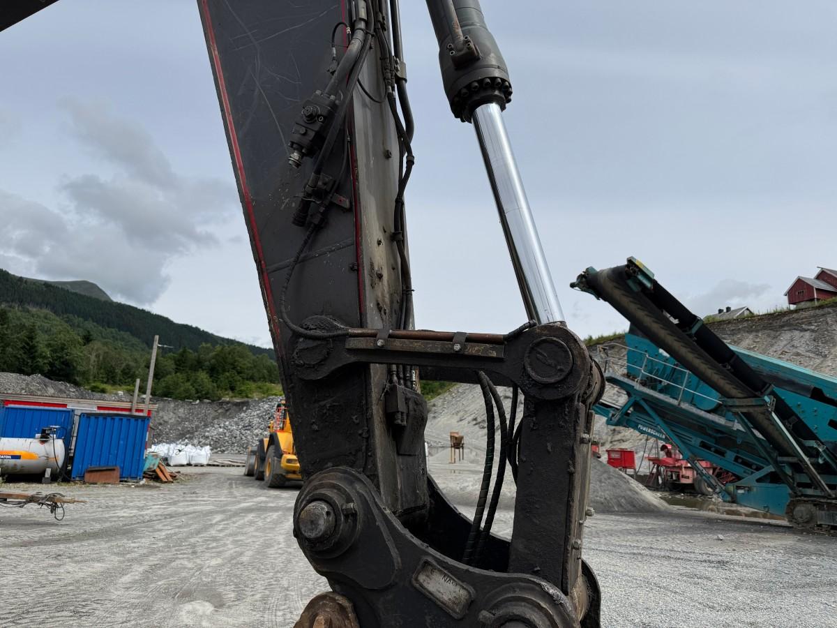 2010 Volvo EC290CL m/HK-feste og graveskuffe
