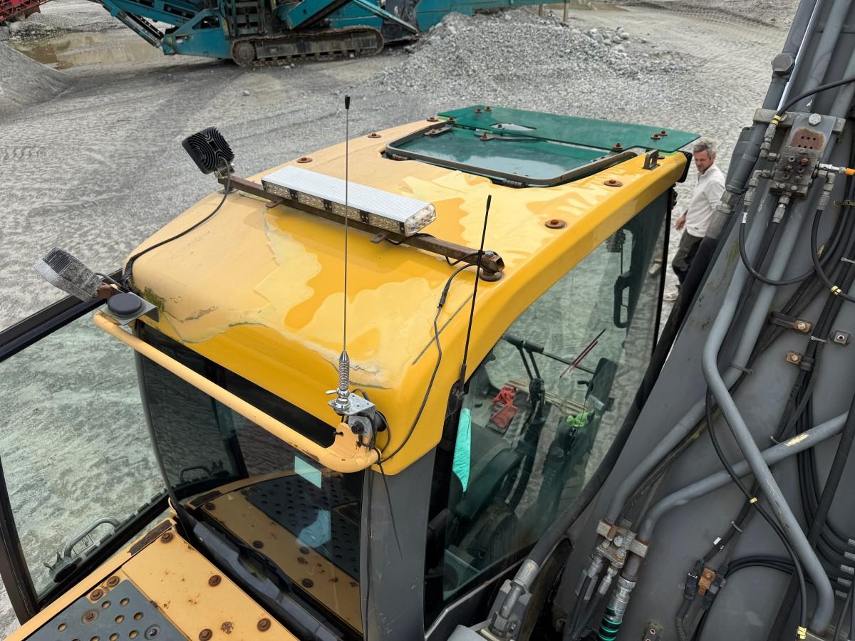 2010 Volvo EC290CL m/HK-feste og graveskuffe