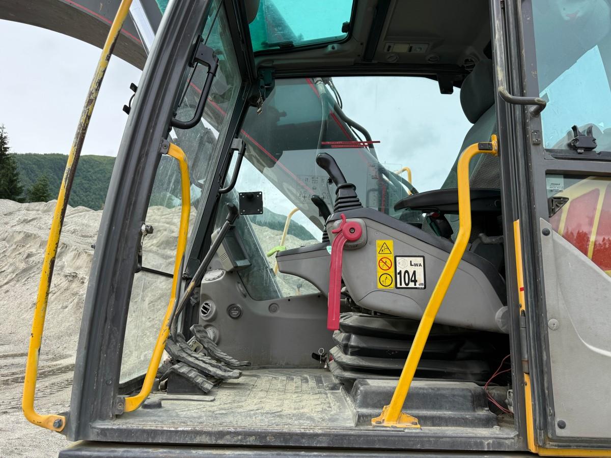 2010 Volvo EC290CL m/HK-feste og graveskuffe