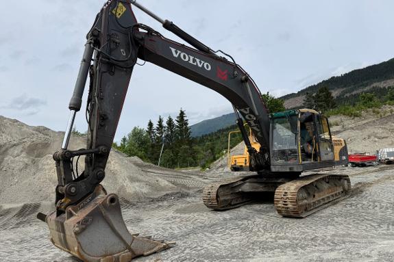 2010 Volvo EC290CL m/HK-feste og graveskuffe