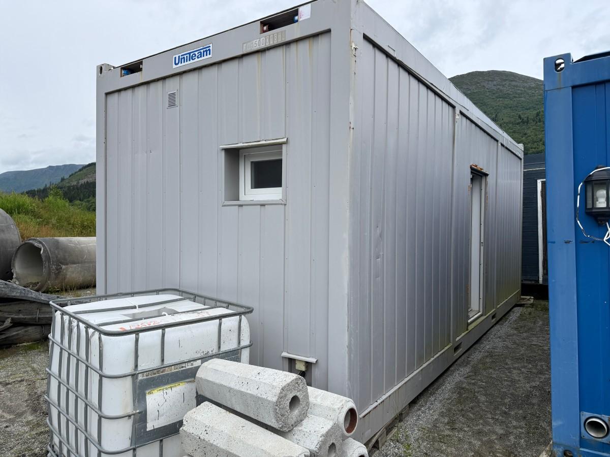 2015 Uniteam garderobe brakke m/WC og dusj