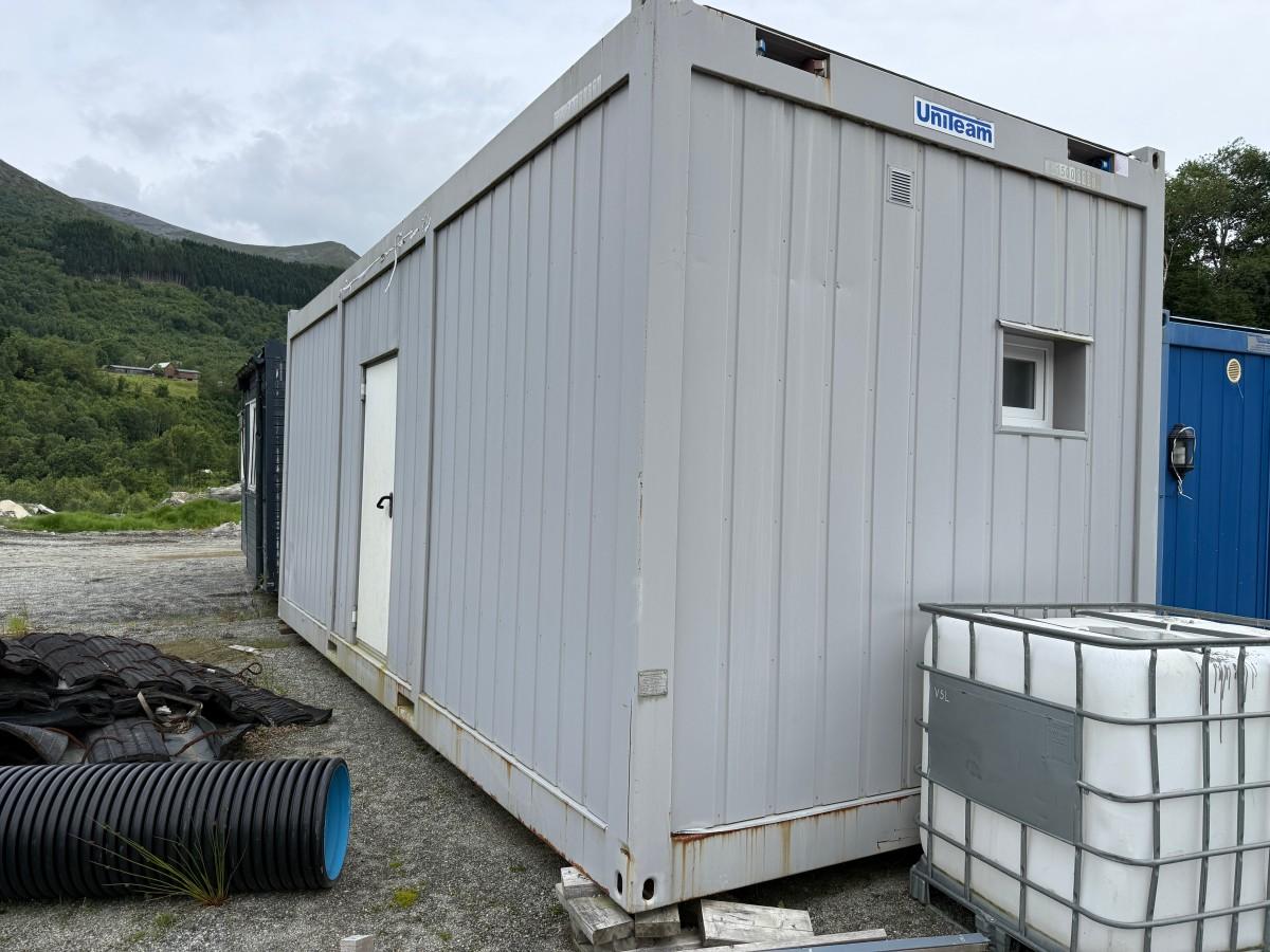 2015 Uniteam garderobe brakke m/WC og dusj