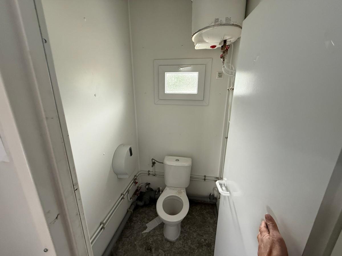 2015 Uniteam garderobe brakke m/WC og dusj