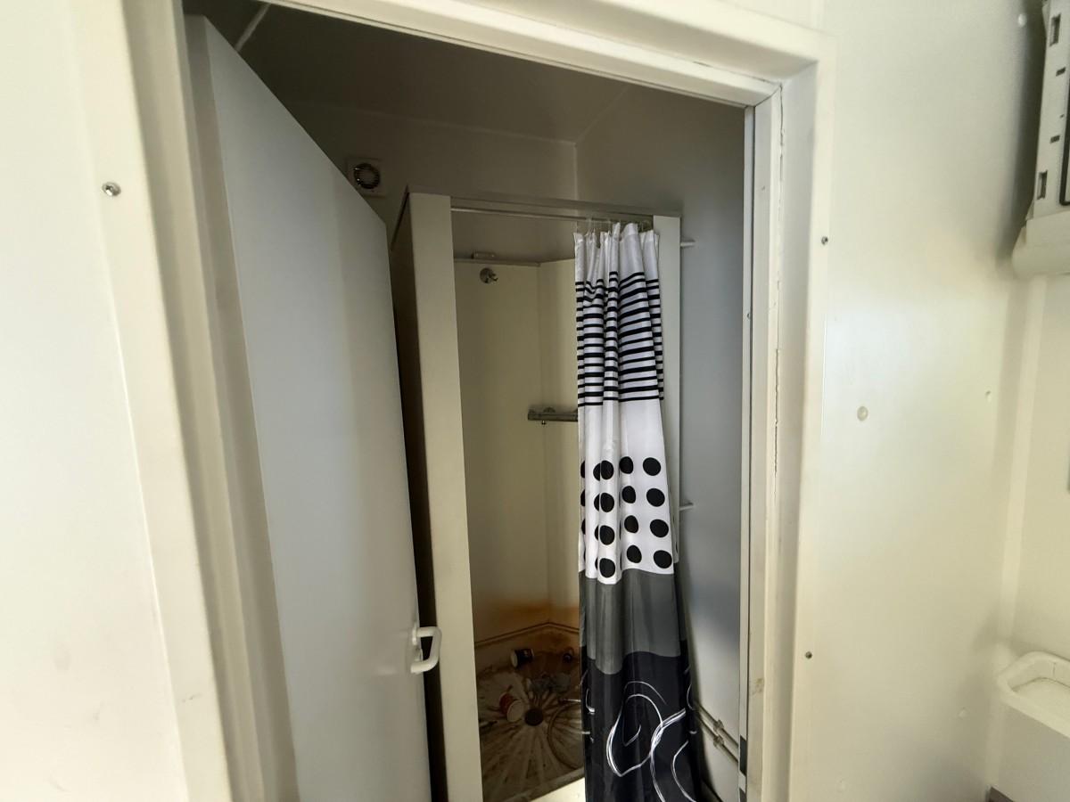 2015 Uniteam garderobe brakke m/WC og dusj