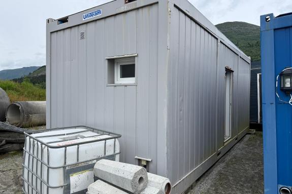 2015 Uniteam garderobe brakke m/WC og dusj