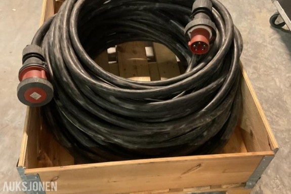 63A SKJØTEKABEL GUMMIKABEL CA 91 METER 400V RØD