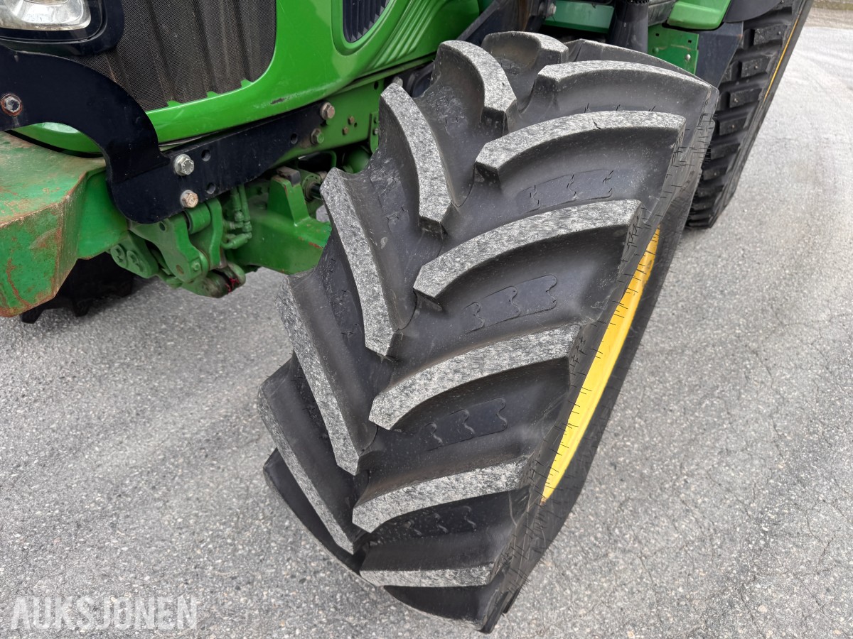 2011 John Deere 6330 Premium med Quicke Q45 laster