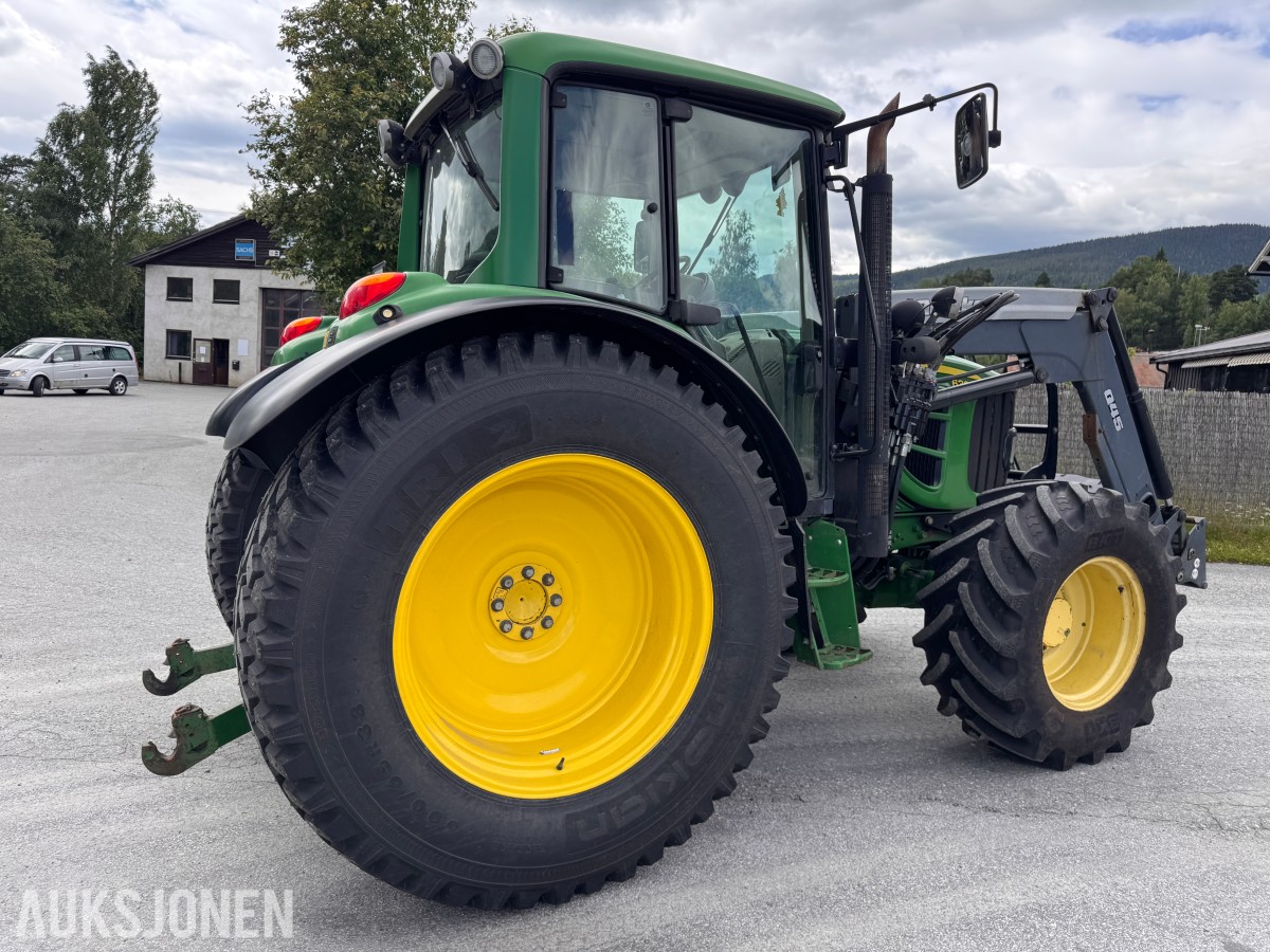 2011 John Deere 6330 Premium med Quicke Q45 laster