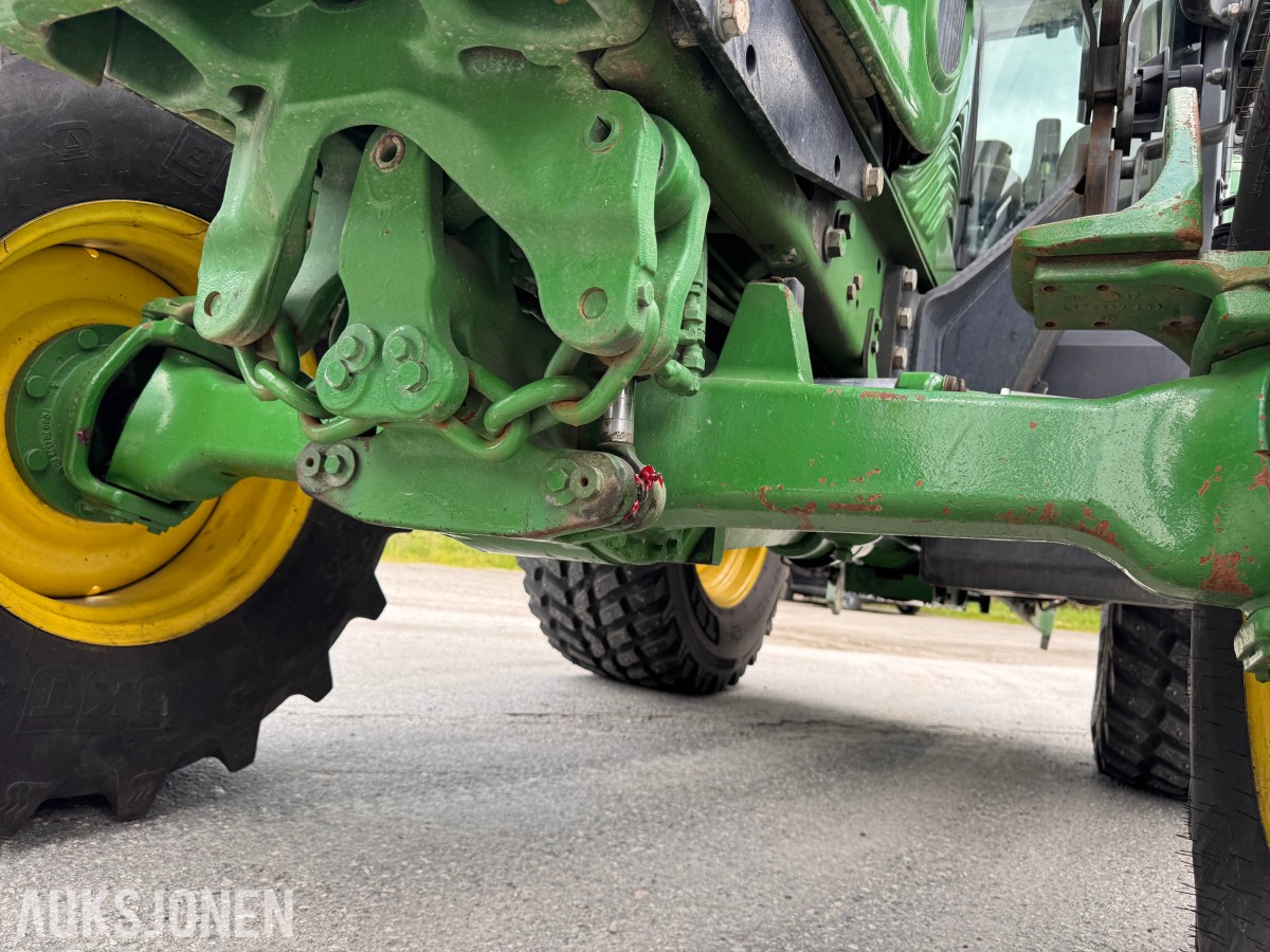 2011 John Deere 6330 Premium med Quicke Q45 laster